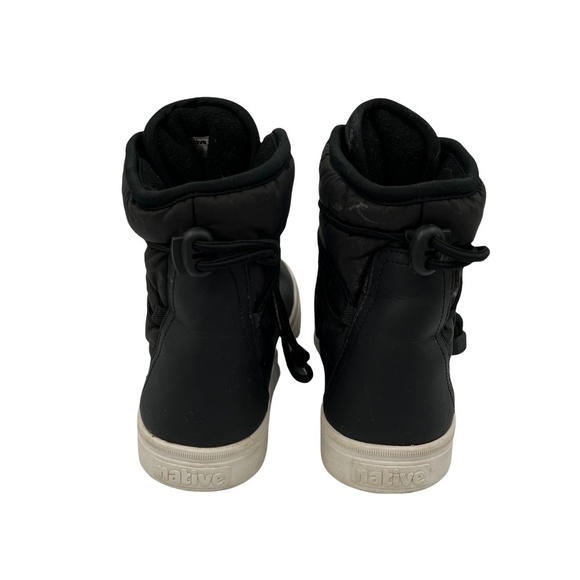 Native Black Chamonix Water Resistant Insulated Boots Size 2 Kid’s - Picture 6 of 9